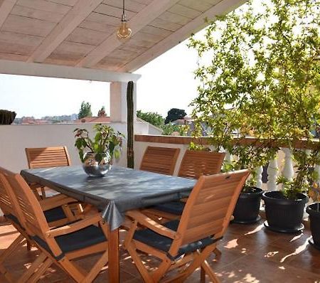 Tiro Apartment Pula Bagian luar foto