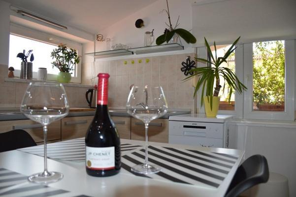 Tiro Apartment Pula Bagian luar foto
