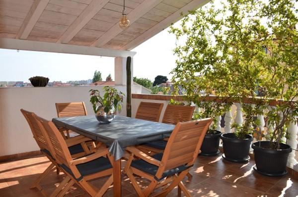 Tiro Apartment Pula Bagian luar foto